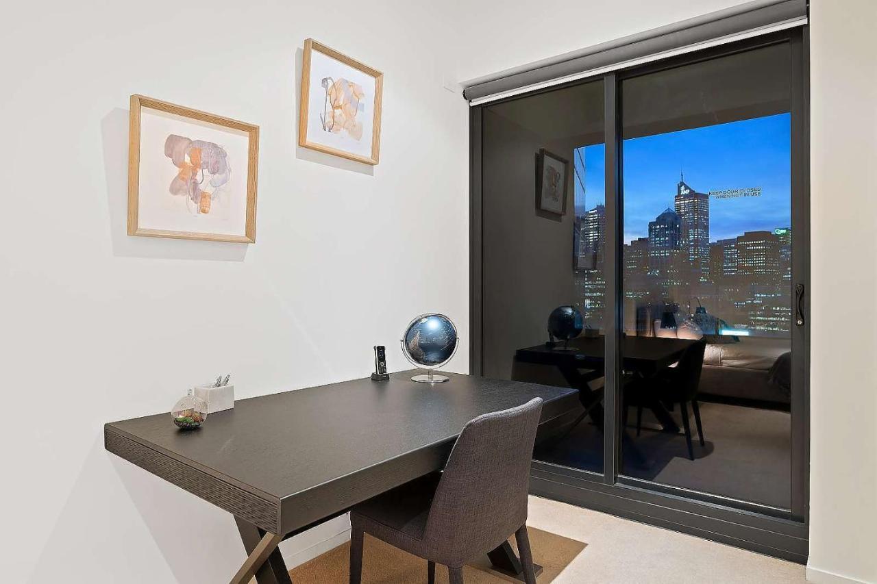 Southbank Apartments Eureka Melbourne Exterior photo